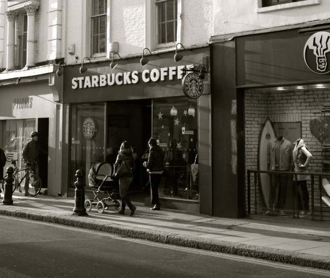 #4 The first UK Starbucks was opened on the King’s Road and in the same premises as the Fantasie.