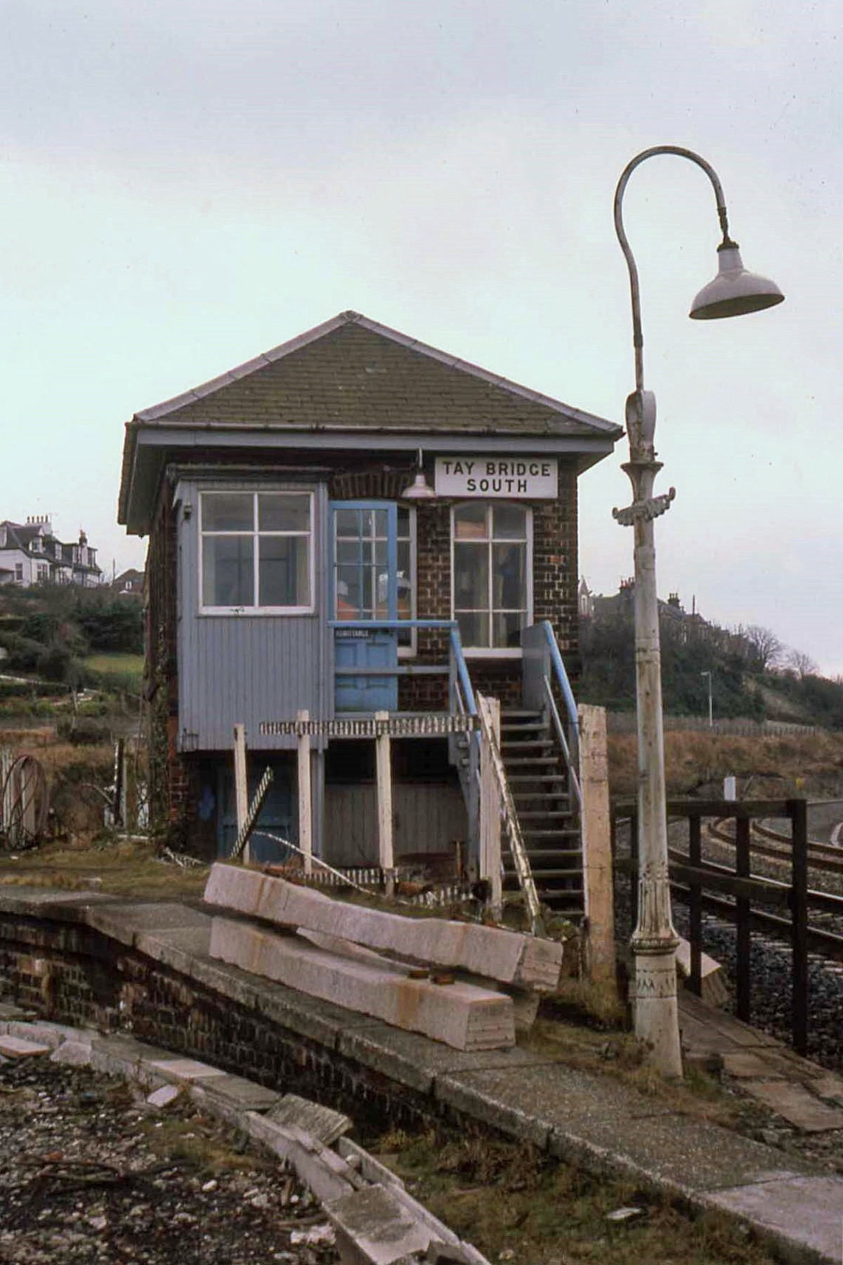 #10 Tay Bridge South signal box, 1986