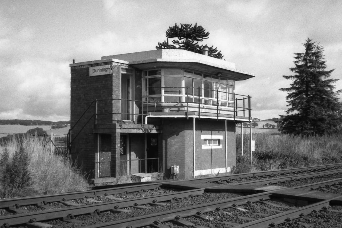 #22 Dunning Signal Box, 1993