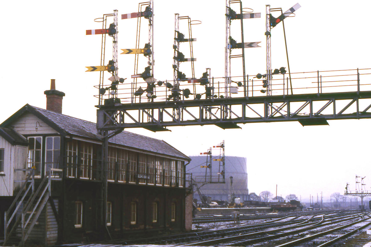 #3 Welshs Bridge Signal Box – 1985