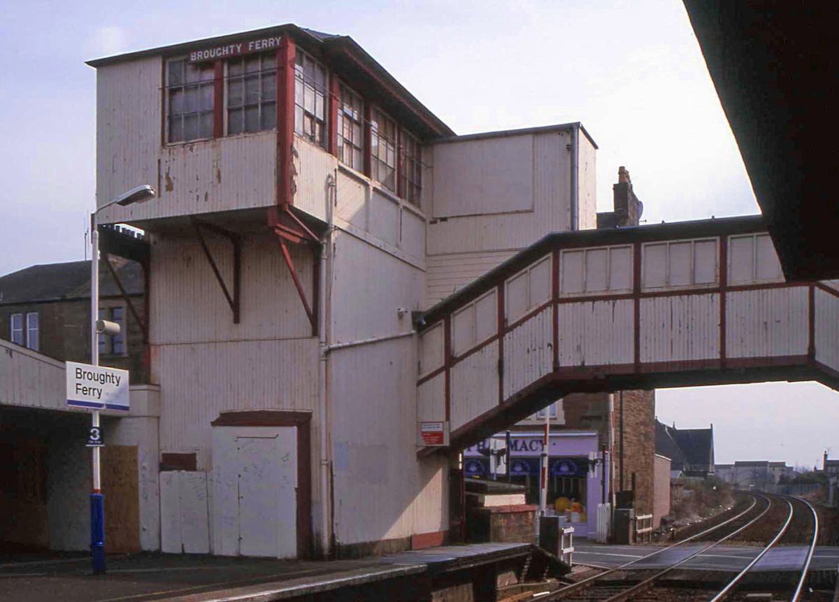 #7 Broughty Ferry signal-box, 2000