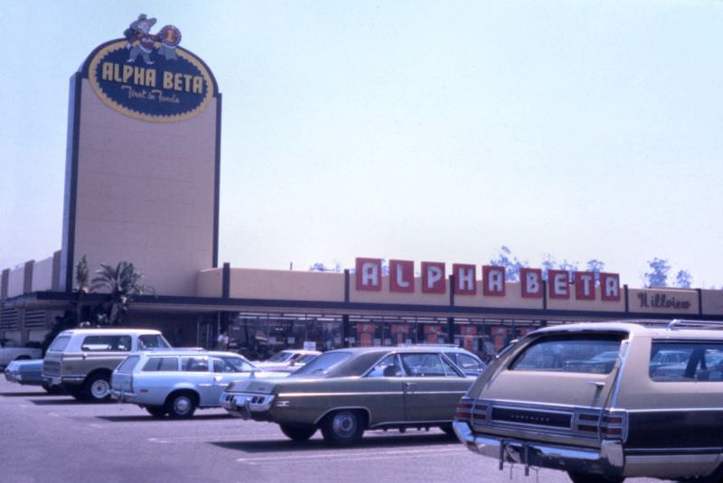 #26 Alpha Beta supermarket, 1975.