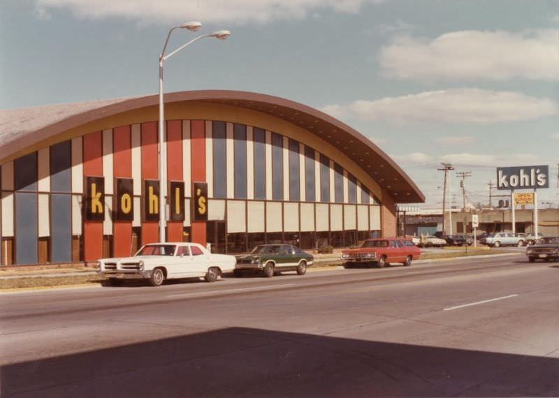 #28 Kohl’s supermarket, 1976.