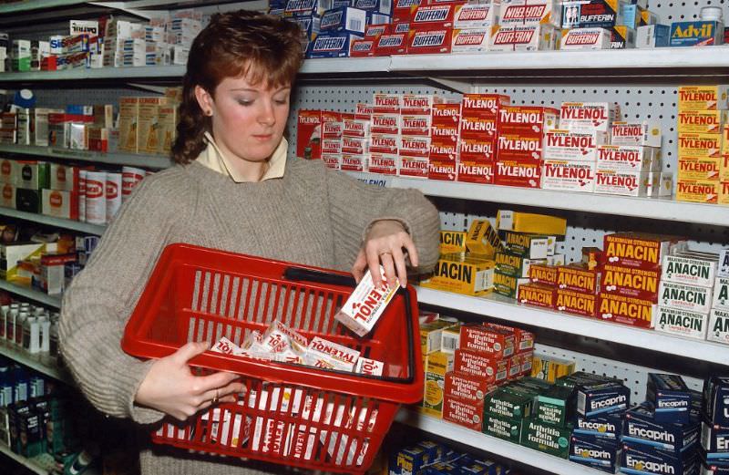 #39 Stocking Tylenol, 1983.