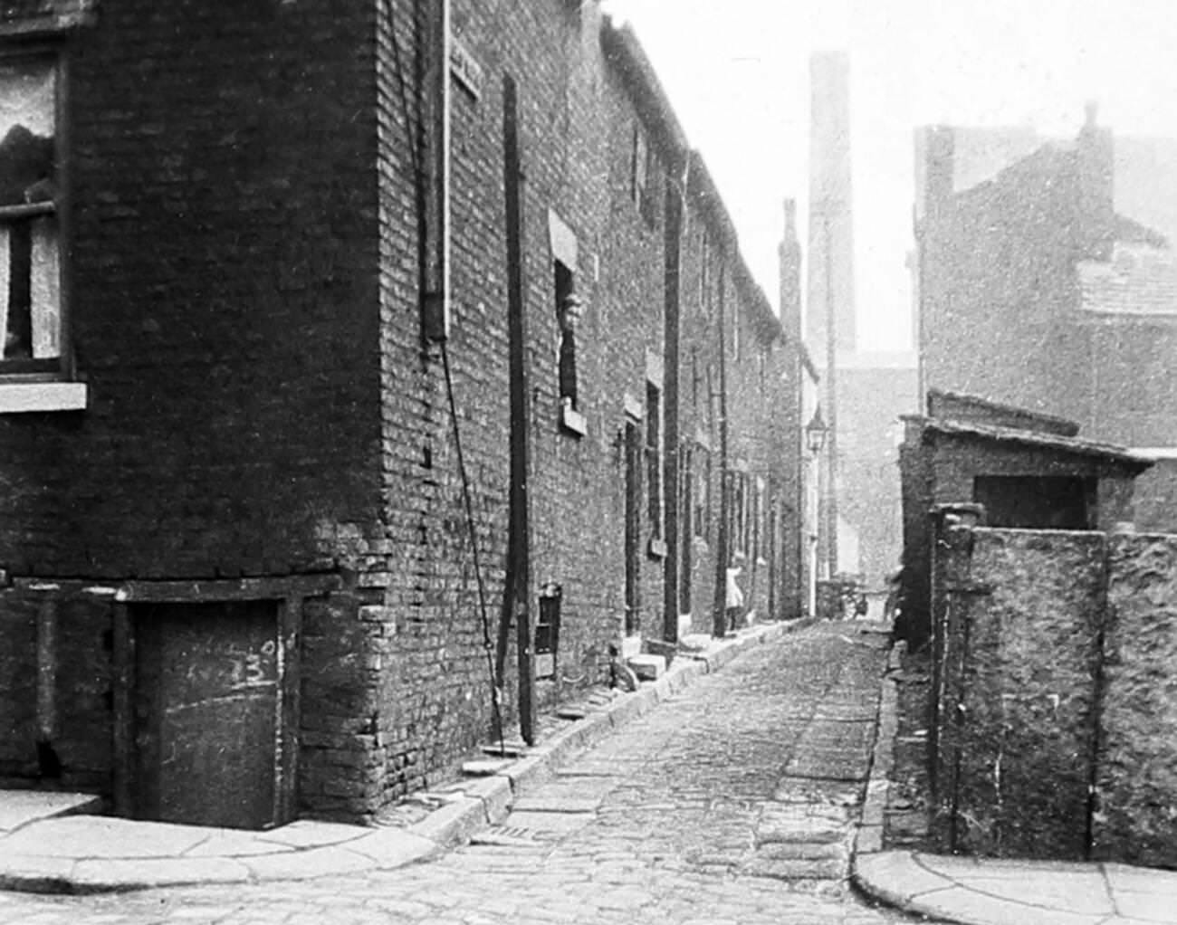 #35 Slum housing, probably Manchester, early 1900s