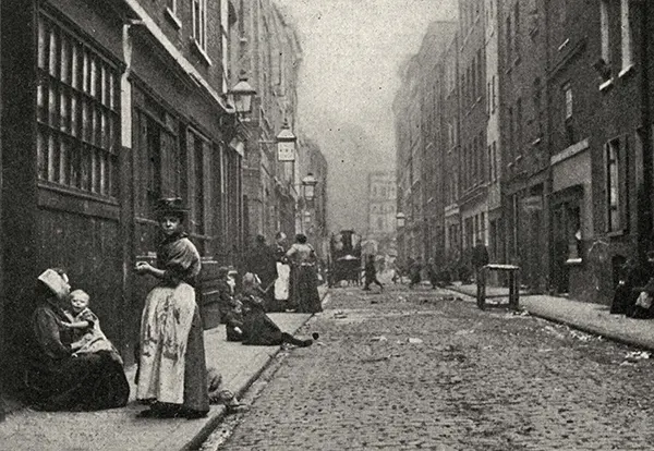 #8 A photograph of Dorset Street taken in 1902, after many of the London’s slums had been torn down.