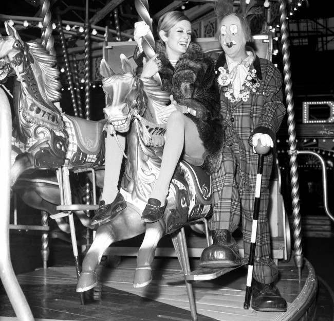 Bizarre vintage photos of Clowns that Look Like They’re Serial Killers and Perverts Weird