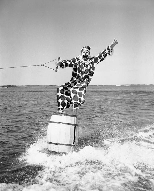 Bizarre vintage photos of Clowns that Look Like They’re Serial Killers and Perverts Weird