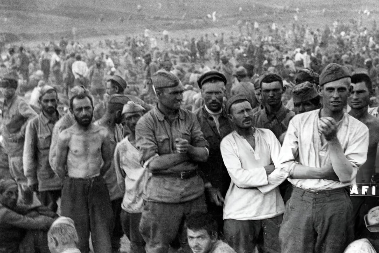 #51 Soviet soldiers gathering in a transit camp in Stalingrad, 1942.