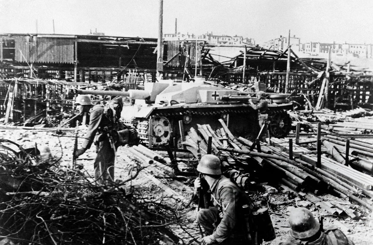 #59 German soldiers are pictured during the battle of Stalingrad, 1940s.
