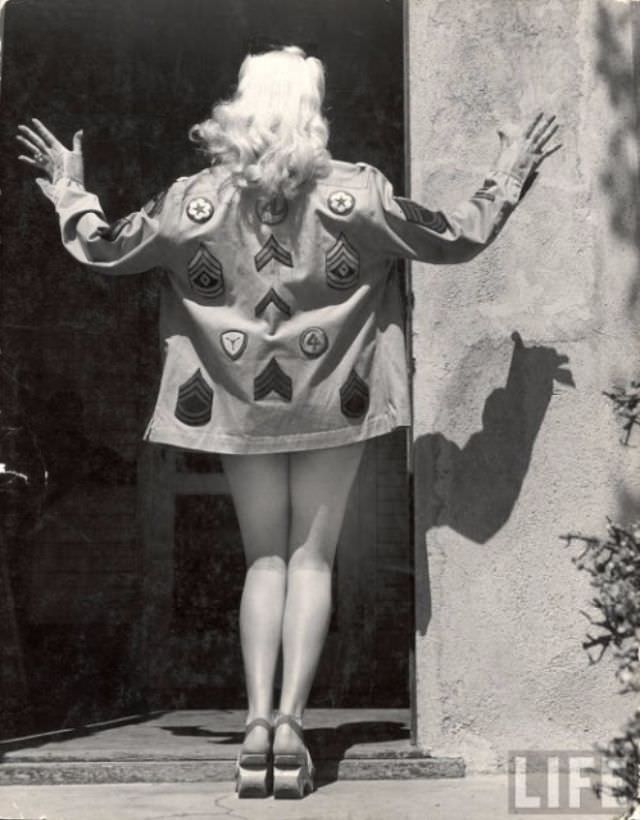 #14 The Story and Photos of Betty Grable’s Million-Dollar Legs that Defined an Era #14 Celebrities