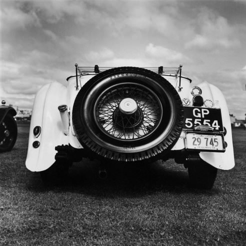 Capturing Elegance: Walker Evans’ Timeless Photographs of Classic Rolls-Royce Automobiles Vehicles