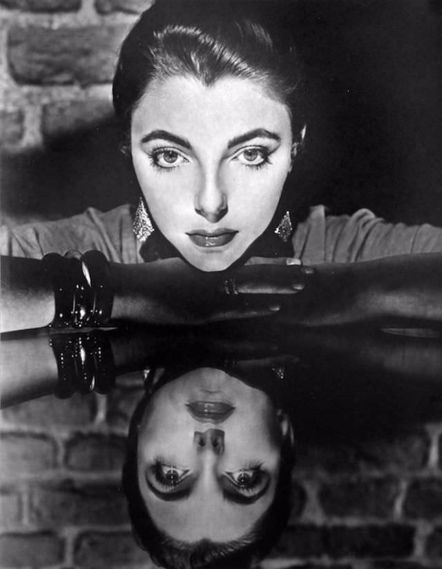 #10 Joan Collins, 1952