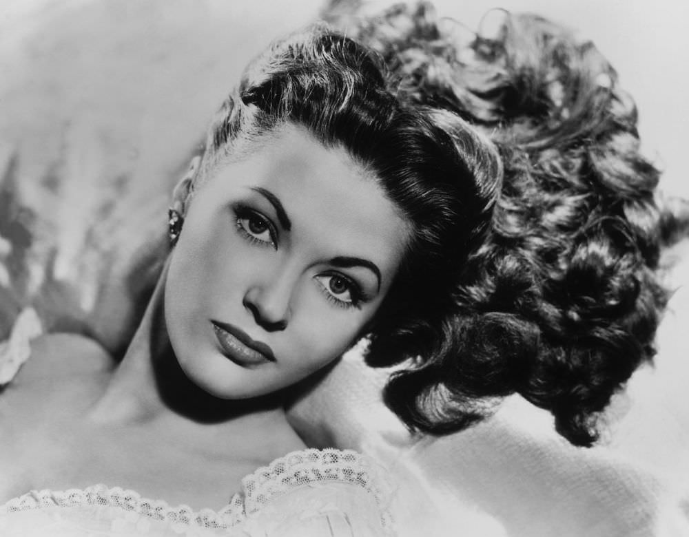 #12 Yvonne De Carlo, 1954