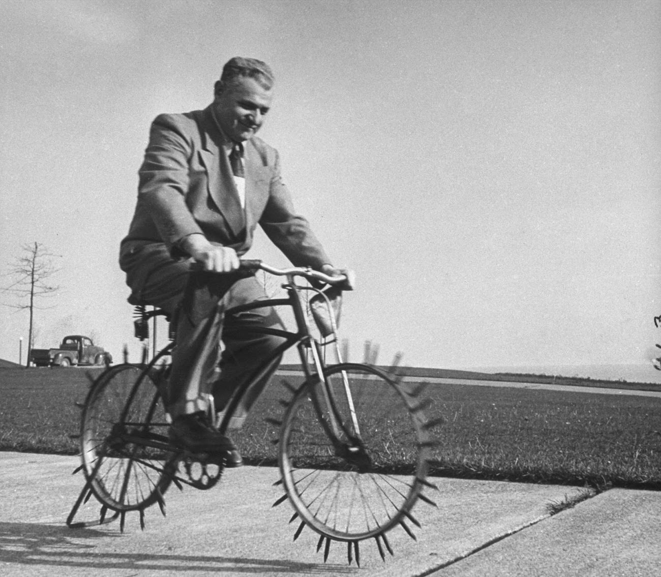 Ice Bike, with protective mittens on handles, is Joe Steinlauf’s own solution to Chicago’s icy winter streets.