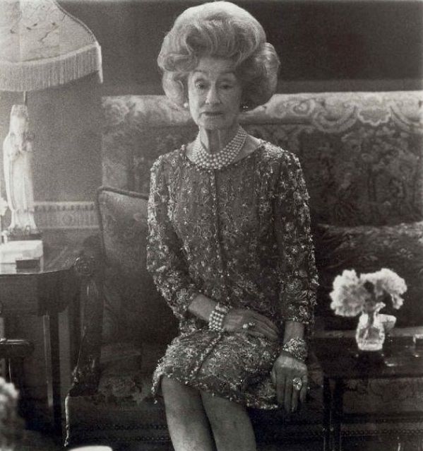 Cults, Freaks and Giants: The Photography of Diane Arbus and the Beauty of the Outsider Photography