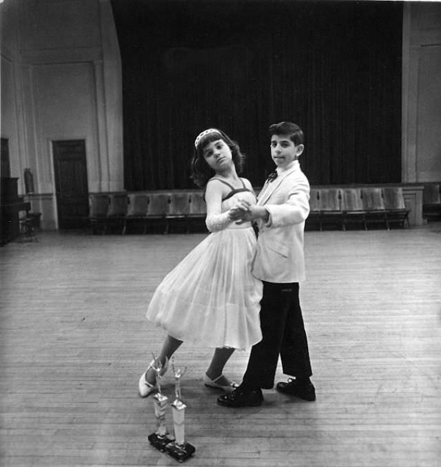 Cults, Freaks and Giants: The Photography of Diane Arbus and the Beauty of the Outsider Photography