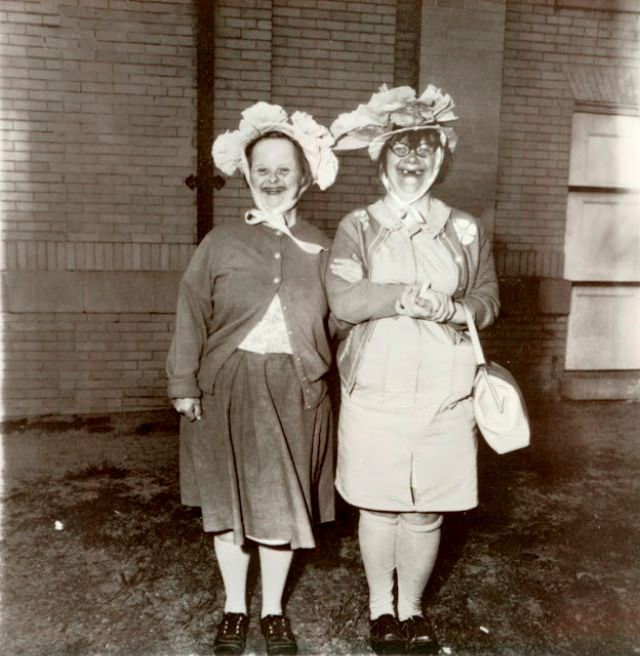 Cults, Freaks and Giants: The Photography of Diane Arbus and the Beauty of the Outsider Photography
