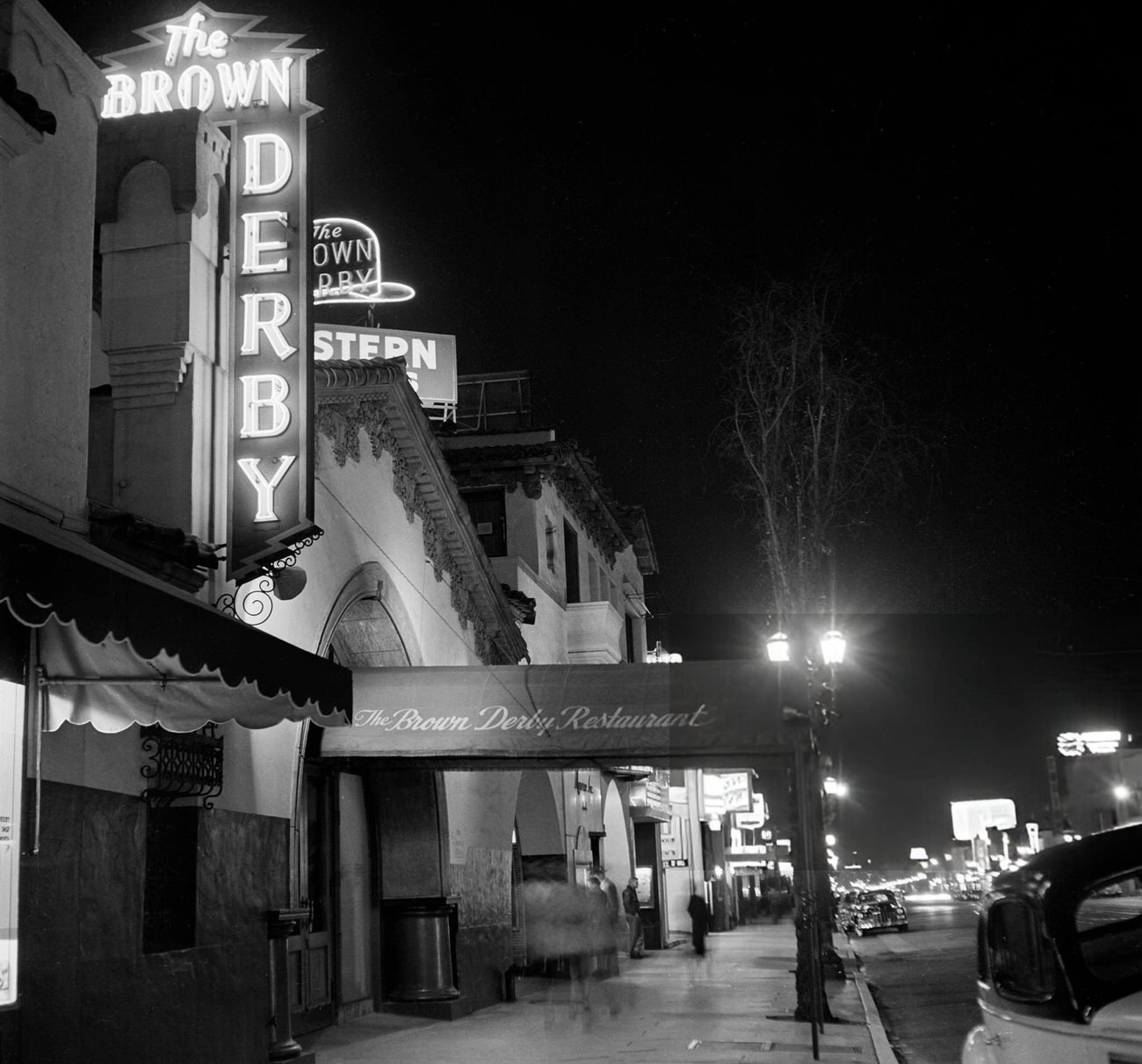 #41 The Brown Derby on Hollywood Boulevard in Hollywood, California, 1950s.