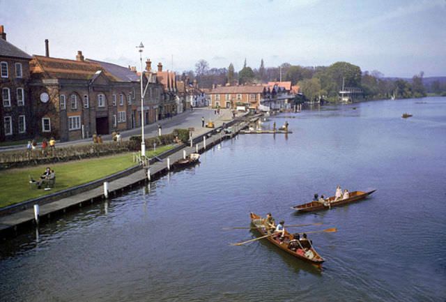 #21 Henley- on- Thames, May 1944