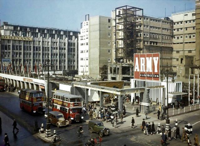 #16 Oxford Street, London, c.1942
