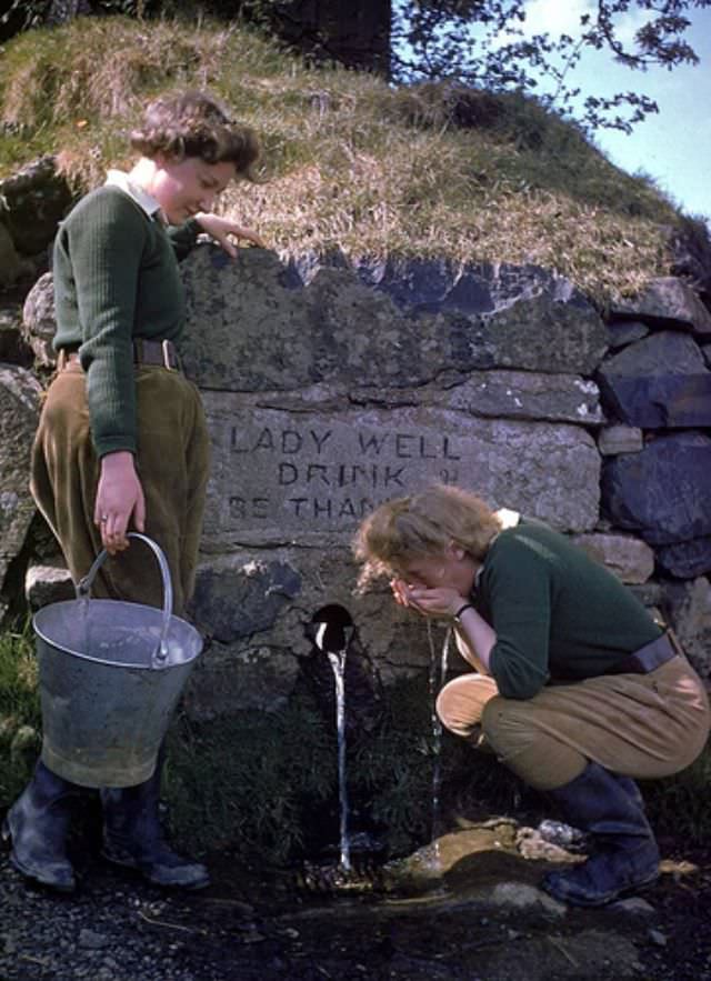 #42 Roadiside well, 1944