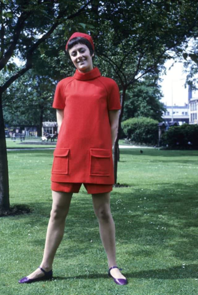 Glamorous Vintage Photos of Manchester Fashion Students in the 1960s Fashion &; Culture