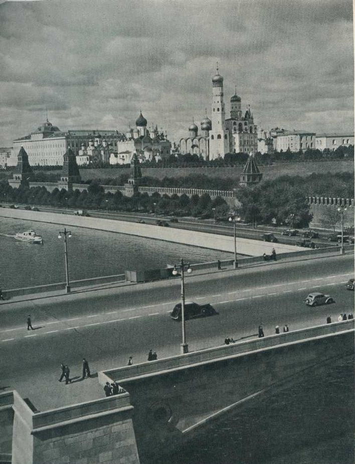 #3 View of the Grand Kremlin courtyard