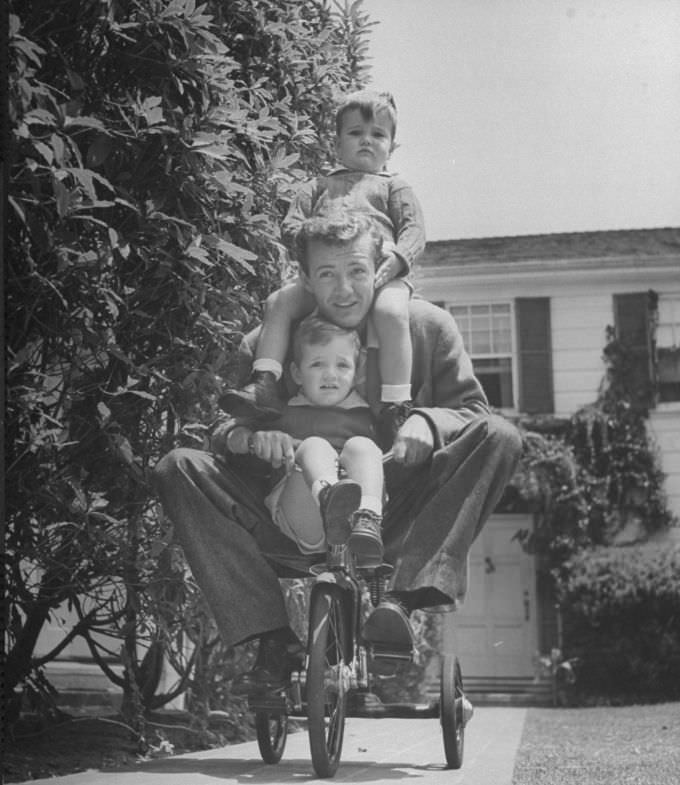 #1 Robert Walker with his sons, Michael and Robert Jr., 1942.