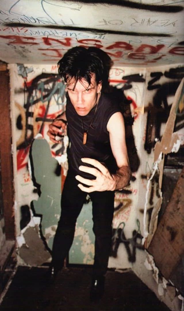 Punk Rock Portraits: A Glimpse into the Radical Styles of the Late 1970s Music