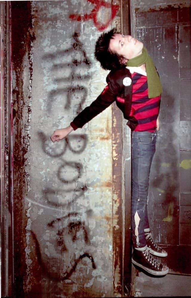 Punk Rock Portraits: A Glimpse into the Radical Styles of the Late 1970s Music