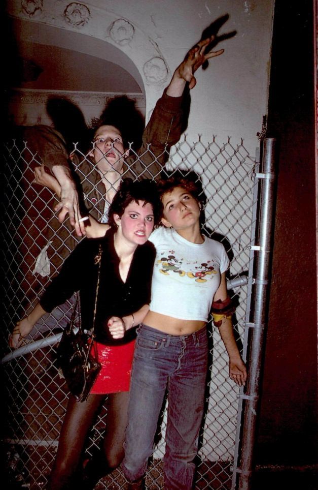 Punk Rock Portraits: A Glimpse into the Radical Styles of the Late 1970s Music
