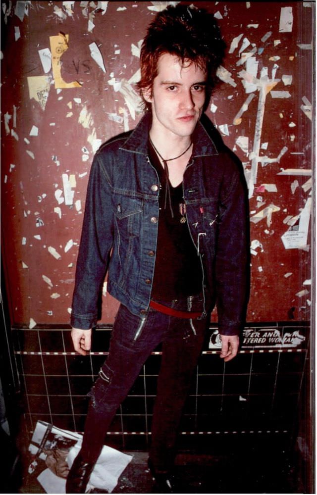 Punk Rock Portraits: A Glimpse into the Radical Styles of the Late 1970s Music