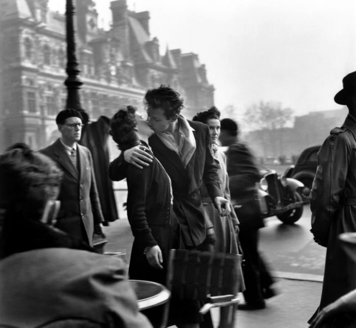 The Poetry of the Everyday: Robert Doisneau’s Enduring Photographs of Parisian Life Photography