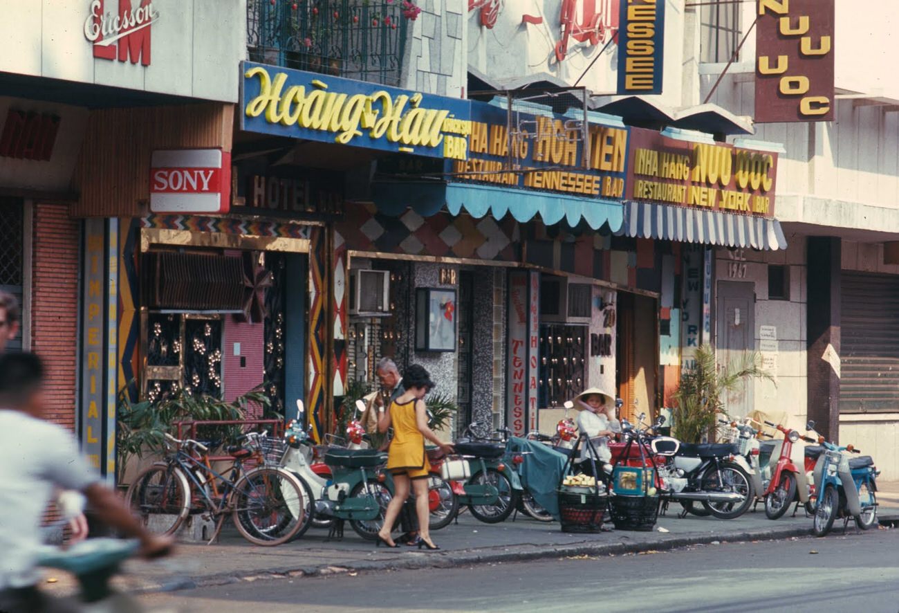 #54 Hai Ba Trung Square, 1968.