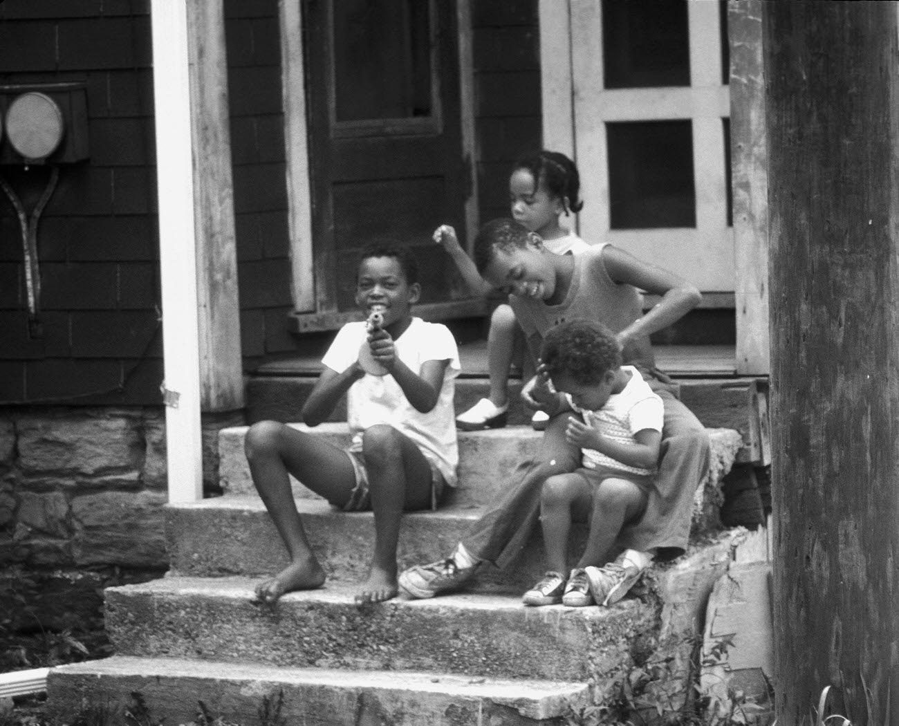 #90 Porch kids, 1976.