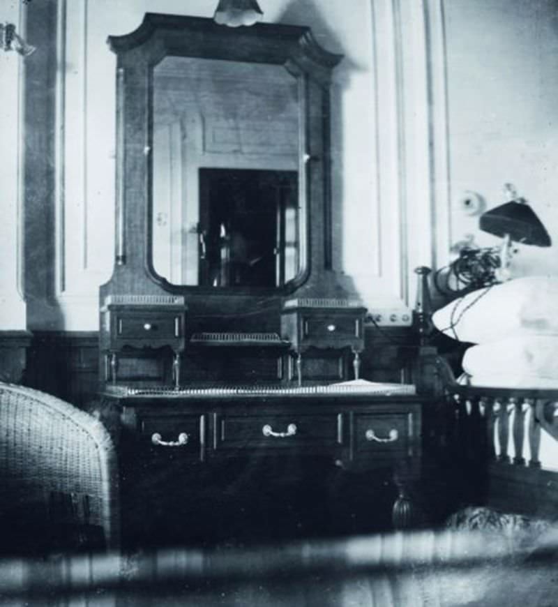 #6 The bedroom in the Browne suite aboard the Titanic, which would have been elegant in any location.