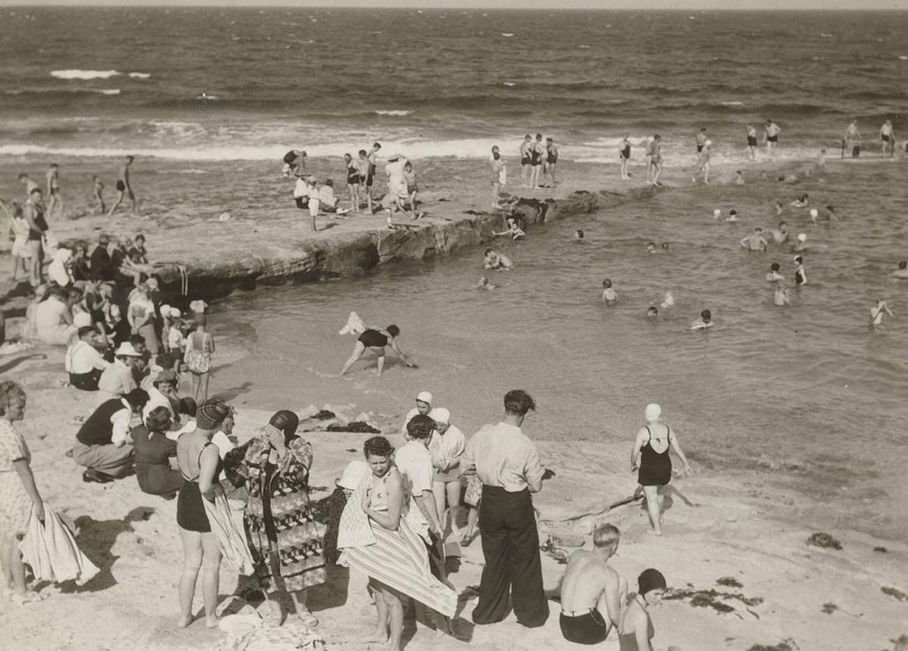 #42 Oak Park rock pool, 1950.