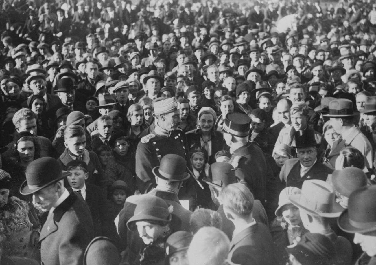 #105 King Christian X mobbed at a steeplechase, 1932