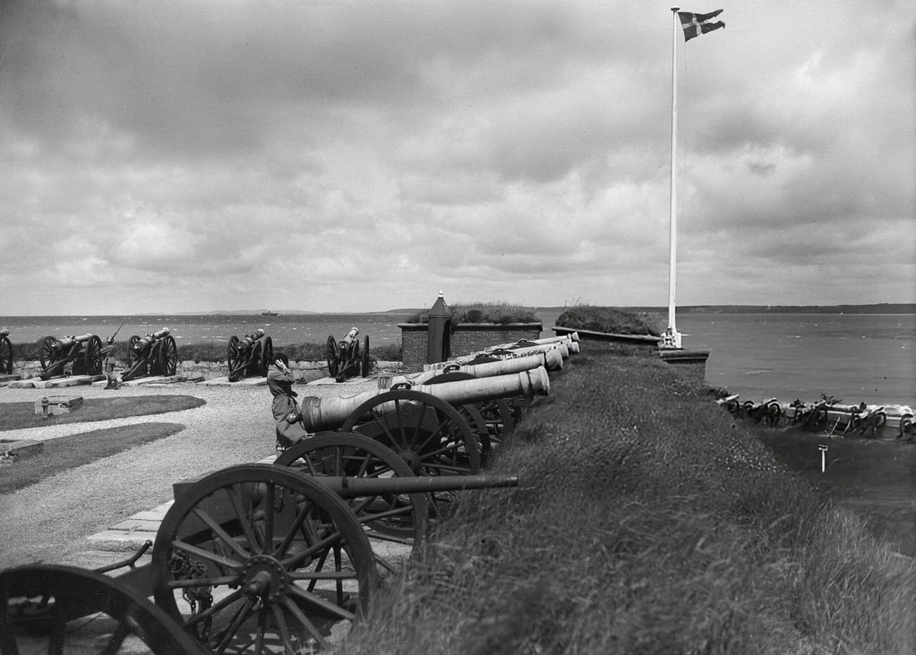 #119 Kronborg Castle cannons, Helsingør, Denmark, 1934