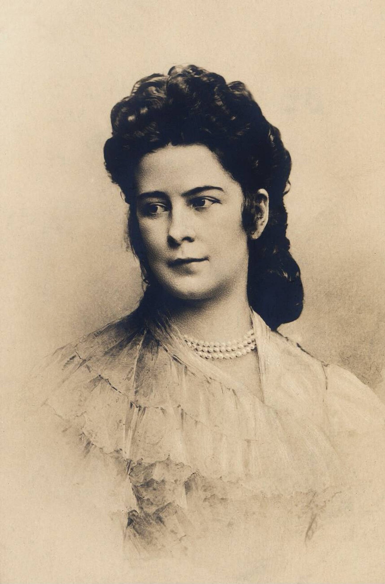 #15 Empress Elisabeth of Austria, 1880s.