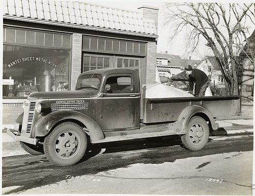 Model T 16 BA – F 28 In front of Mantei Sheet Metal Work.