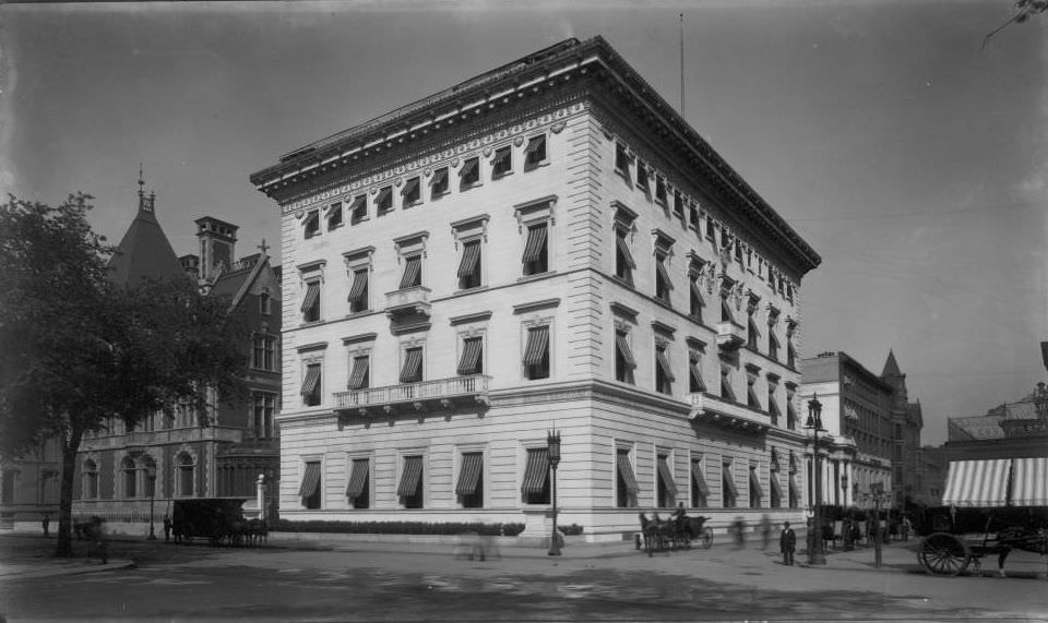 #25 Metropolitan Club.