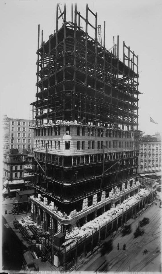 #9 Construction of the Flatiron Building.
