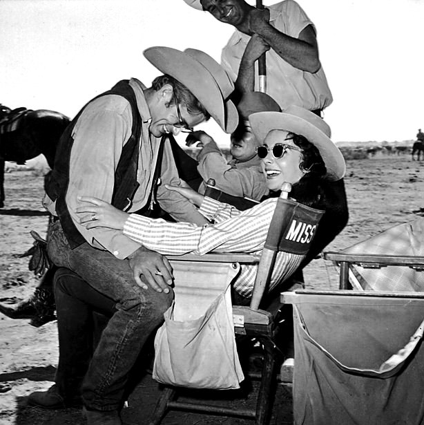 Stunning Behind-the-Scenes Photos from the making of Giant 1955 Movies