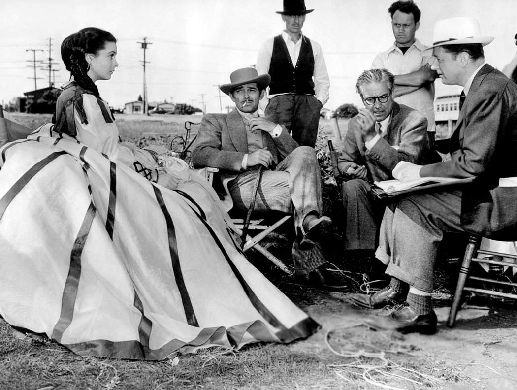 Hollywood’s Golden Age Epic: Stunning Behind-the-Scenes Photos from the Making of Gone with the Wind