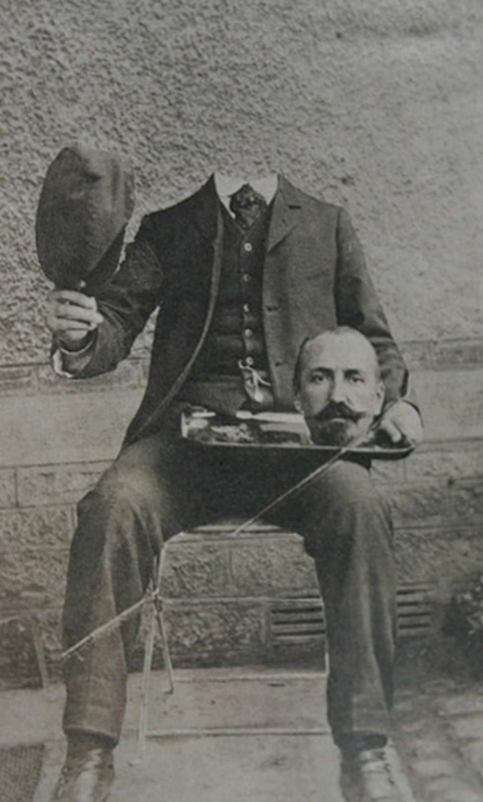 Spooky Spectacles: Creepy Headless Portraits from the Victorian Era Weird