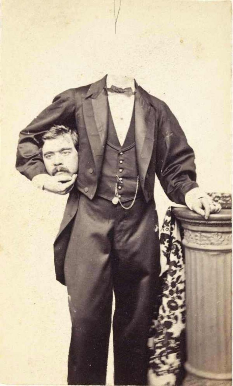 Spooky Spectacles: Creepy Headless Portraits from the Victorian Era Weird