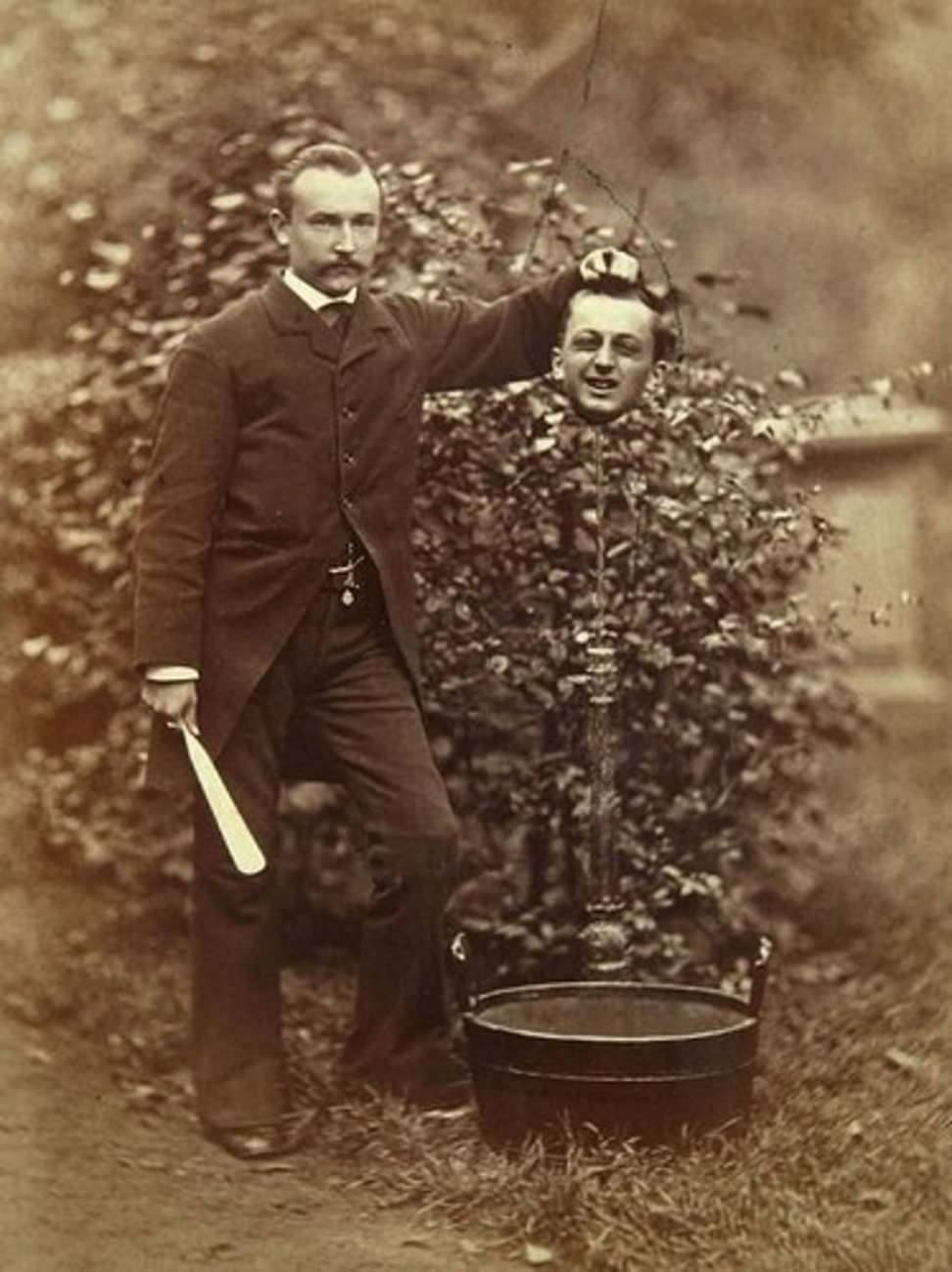 Spooky Spectacles: Creepy Headless Portraits from the Victorian Era Weird