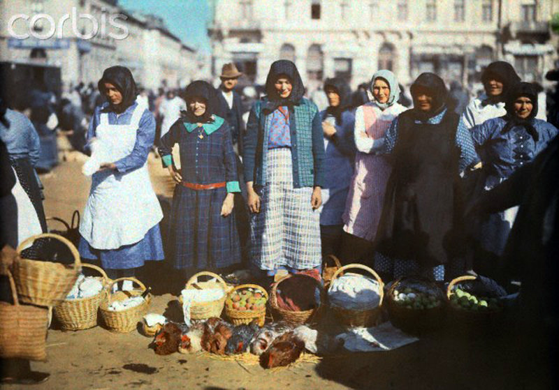 #9 Poor peasant women selling provisions at the Mohacs market, Hungary, January 1930.
